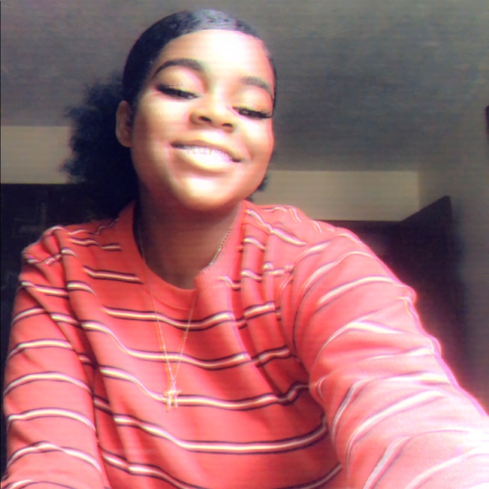 Meet your Posher, Danyelle